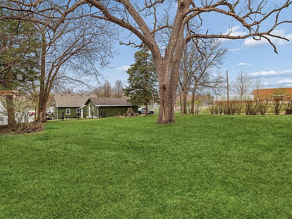 5th image of 1122 59th St