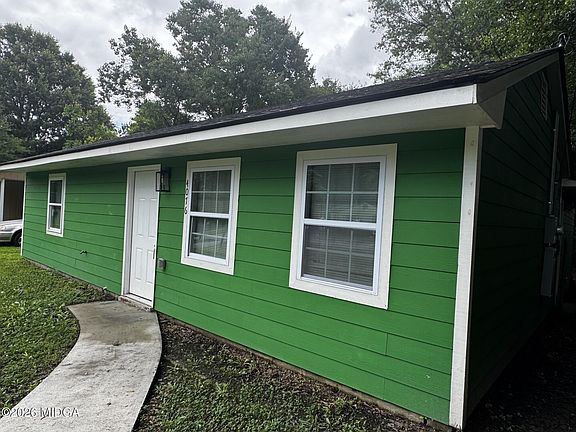 4th image of 4076 Saint Charles Pl