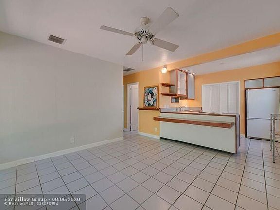 3rd image of 854 SW 11th St