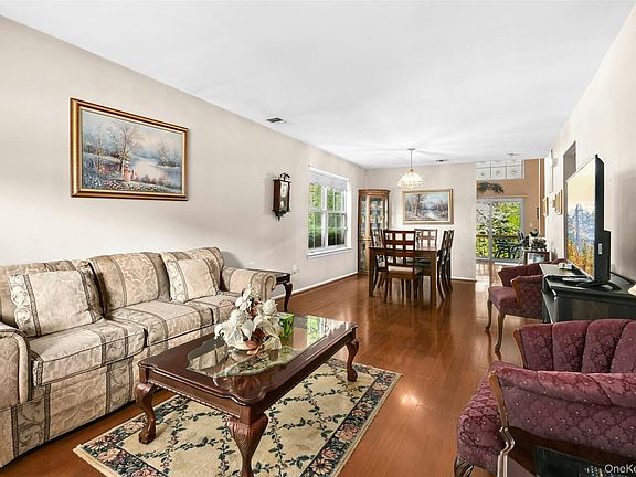 4th image of 81 Sprucewood Boulevard