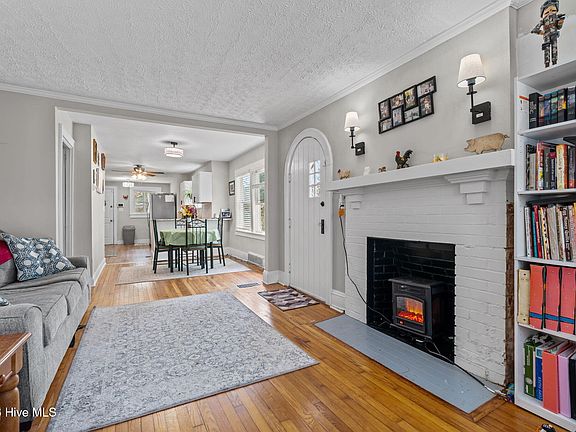 5th image of 106 Isley Street