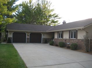 8511 Kettle Moraine Dr, Kewaskum, WI 53040