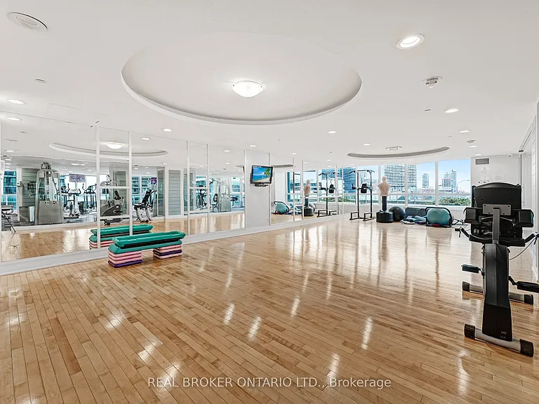 18 Yonge St #1013 — Photo 13