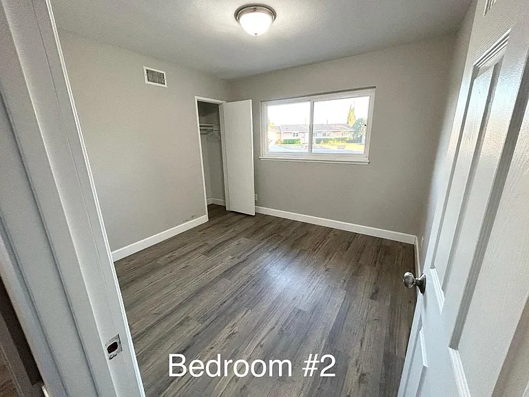 2225 Knight Ct — Photo 13