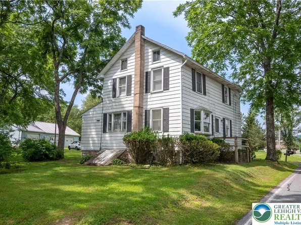 1155 Lake Minsi Dr, Bangor, PA 18013