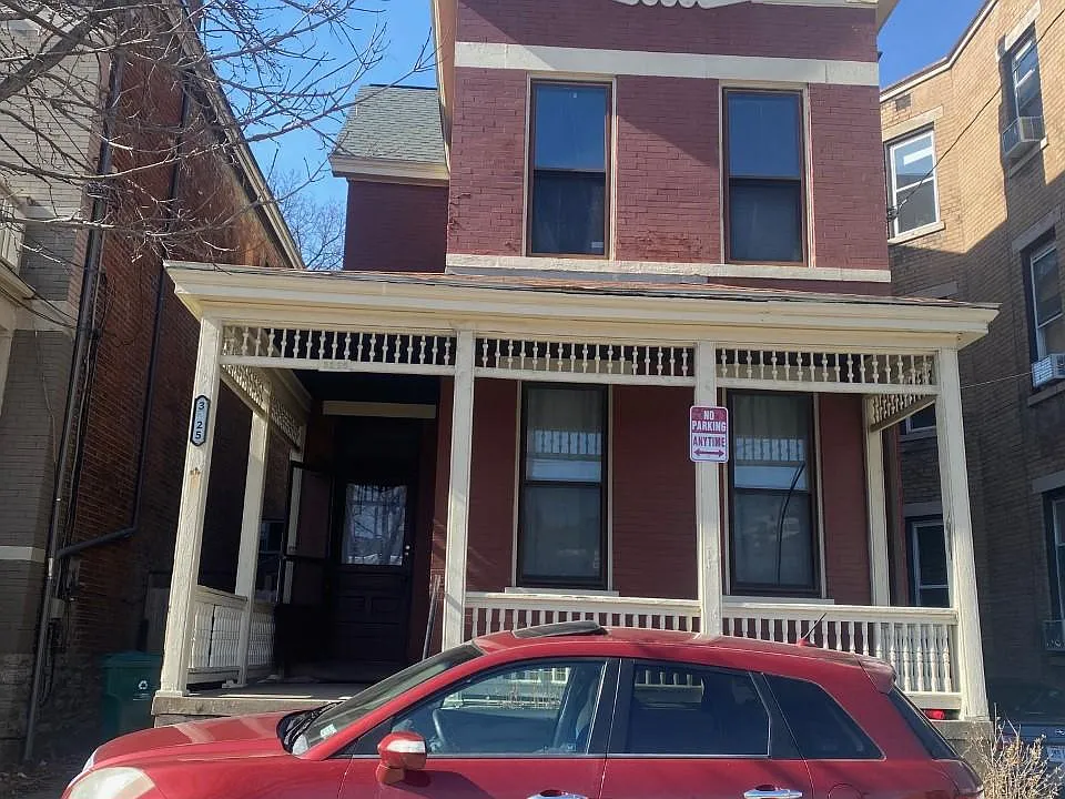 3225 Vine St