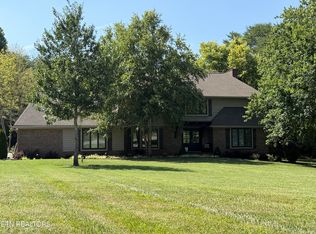 913 N Briarcliff Cir, Maryville, TN 37803
