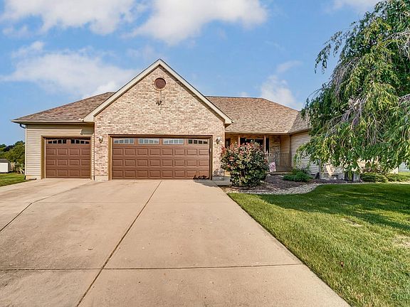 2nd image of 613 Saint James Pl