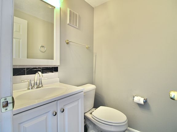 5th image of 512 Glencoe Ct