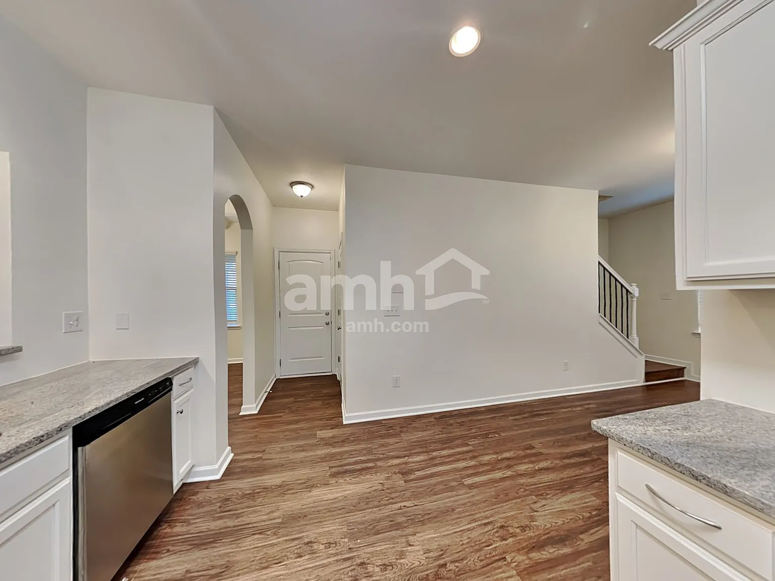 4 bed, 3.0 bath, 2233 sqft, $2,375 — Photo 4