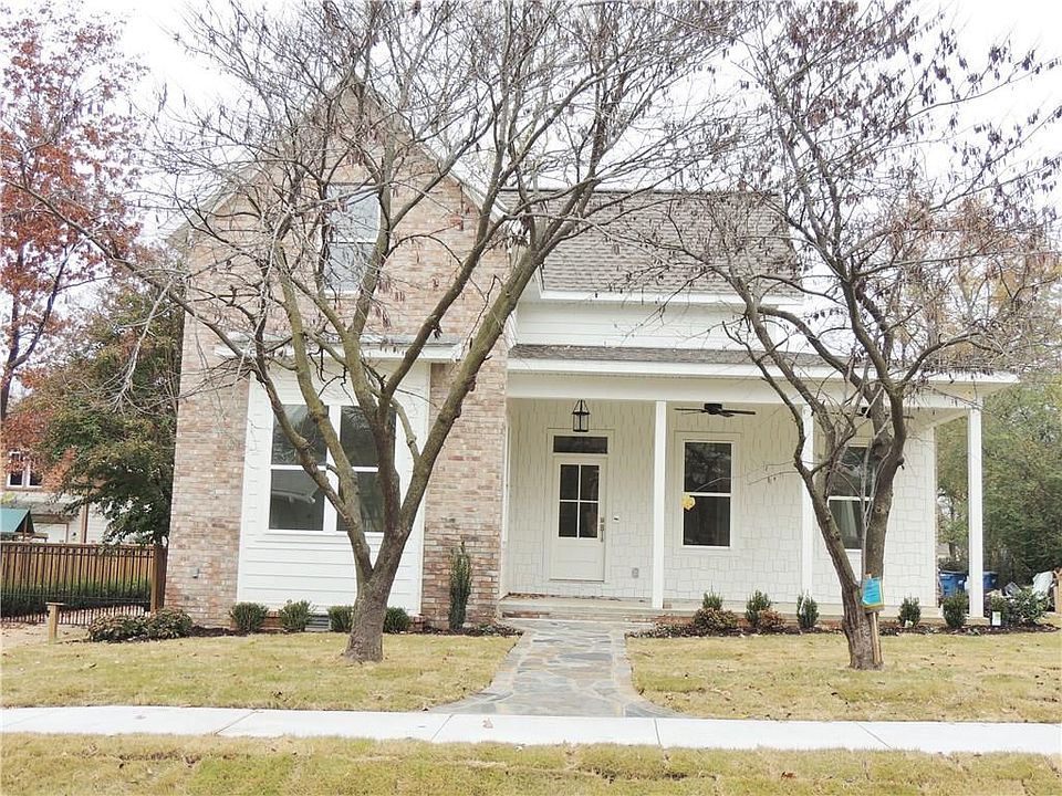 1st image of 712 SW 2nd St