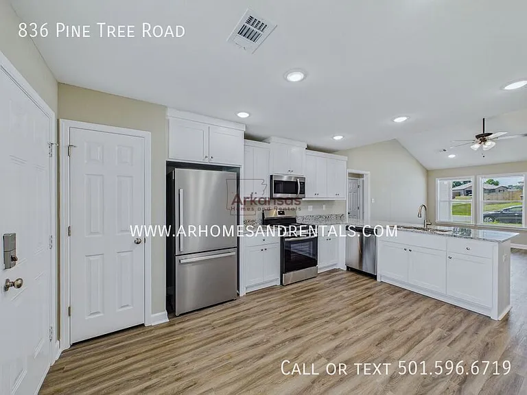 836 Pine Tree Rd — Photo 4