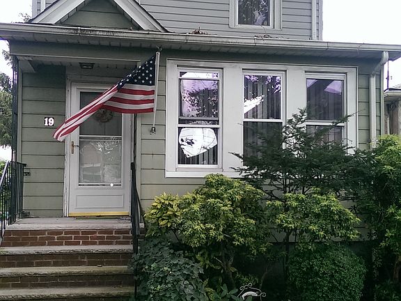 2nd image of 19 Hawthorne Ave