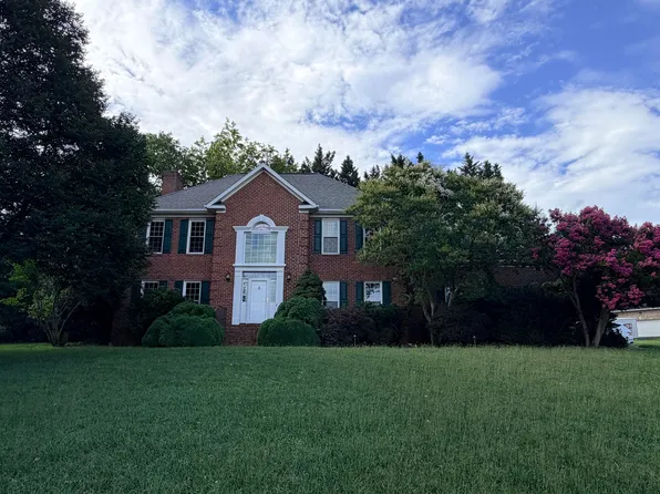 1840 Mountain View Rd, Vinton, VA 24179