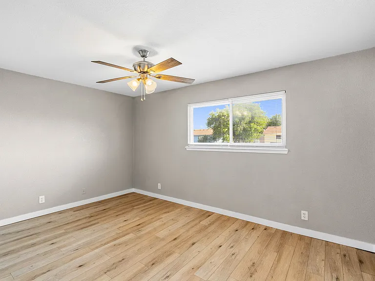 4820 Delwood St — Photo 14