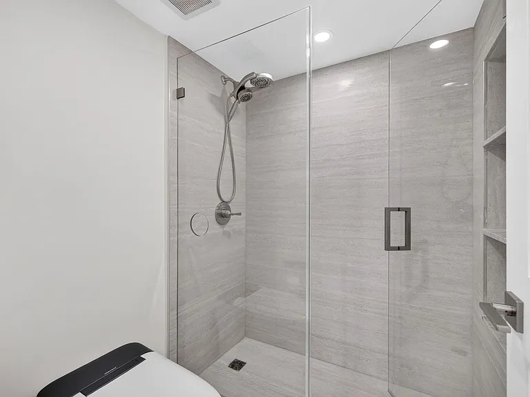 209 N Fort Lauderdale Beach Blvd #8A — Photo 47