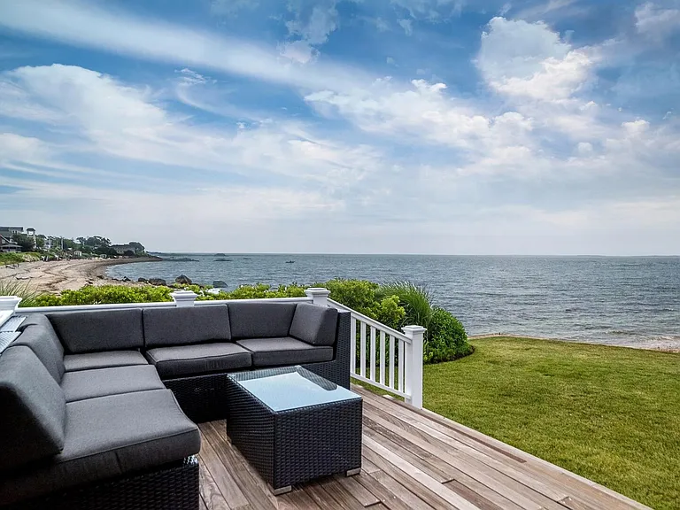 43 Soundview Ave — Photo 8
