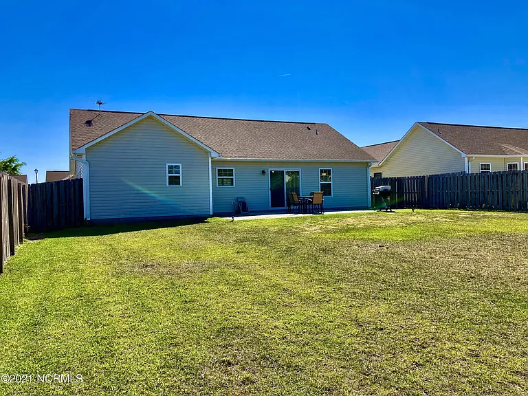 406 Amaryllis Ln — Photo 22
