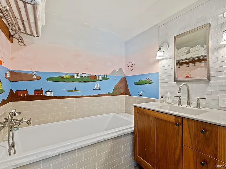 8 S Bedford Rd — Photo 21