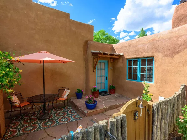 416 Liebert St APT 8, Taos, NM 87571
