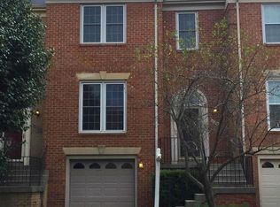 12305 Fox Lake Ct, Fairfax, VA 22033