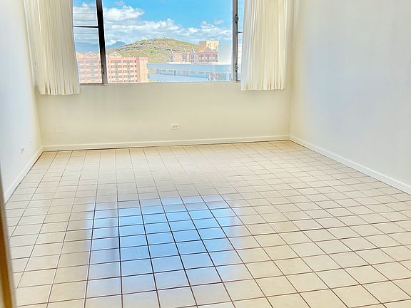 3rd image of 1121 Ala Napunani St APT 1802