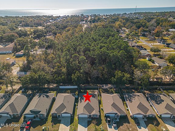 2nd image of 511 E Marigold Dr
