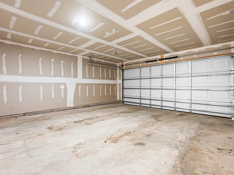 140 Lillian Ln — Photo 24