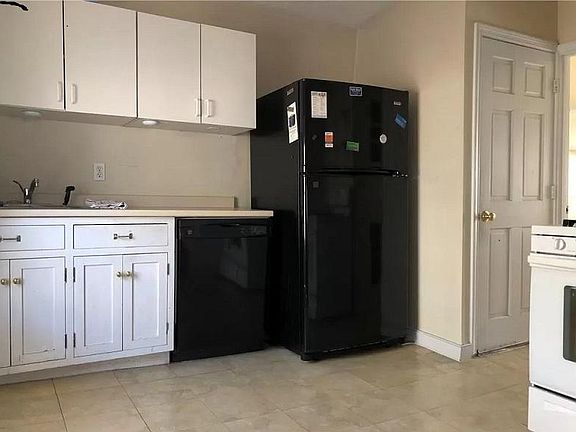 PLEASE READ DESCRIPTION FOR START DATE AND LENGTH OF LEASE!