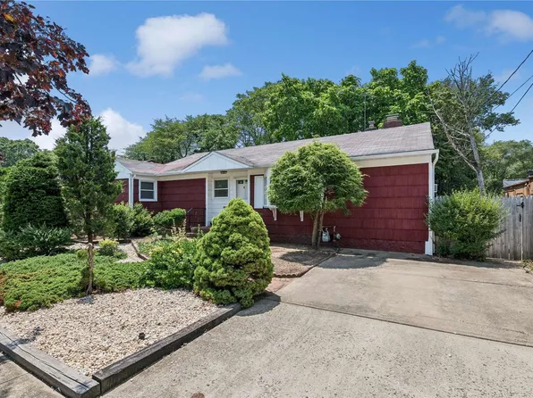 848 Edwards Boulevard, Valley Stream, NY 11580