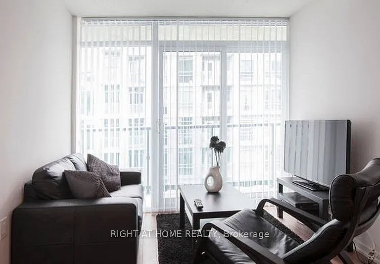 36 Lisgar St #2016W — Photo 8