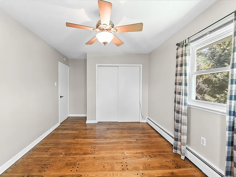 225 Chestnut St — Photo 25