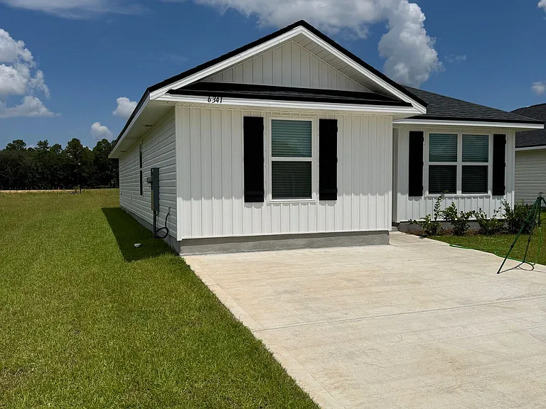 6341 Firefly Dr — Photo 2