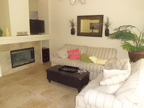 4th image of 420 Flores Cir