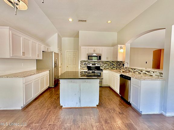 4th image of 13620 Tara Hills Cir