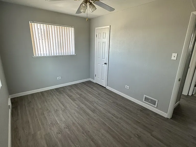 3680 Locust St — Photo 9