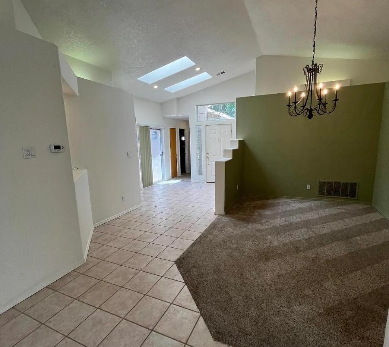 3 bed, 2.0 bath, 1966 sqft, $2,450 — Photo 2