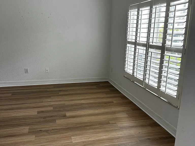 290 NE 5th Ave #19 — Photo 10