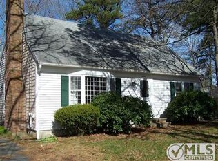 7 Yew Ln, West Yarmouth, MA 02673