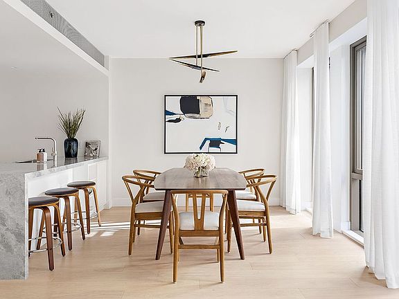 3rd image of 142 W 19th St #5