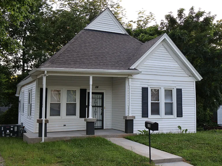 114 Emory St — Photo 1