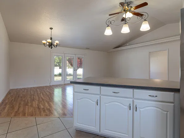 624 S Hillside Dr, Kanab, UT 84741