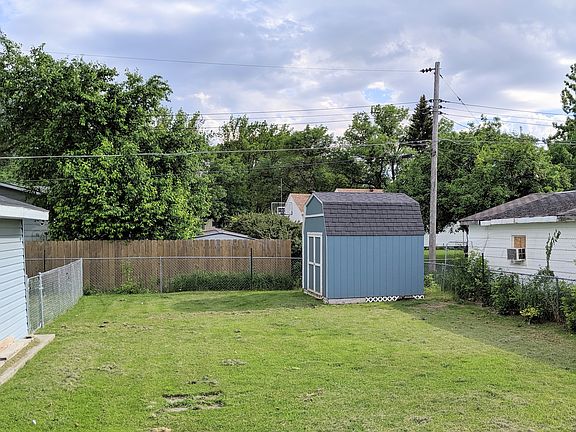 5th image of 313 7th Ave E