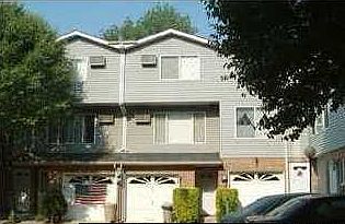 1st image of 30 Saccheri Ct