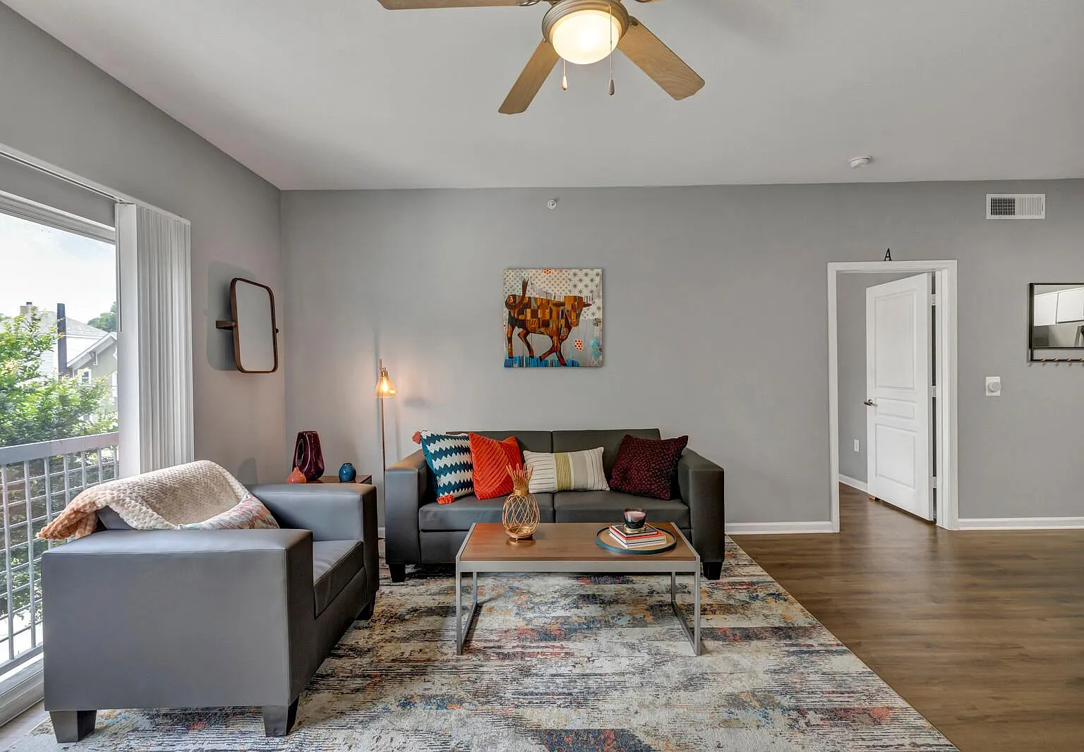 The Quarters Sterling House (Student Housing - Rent by the Bed) — Photo 3