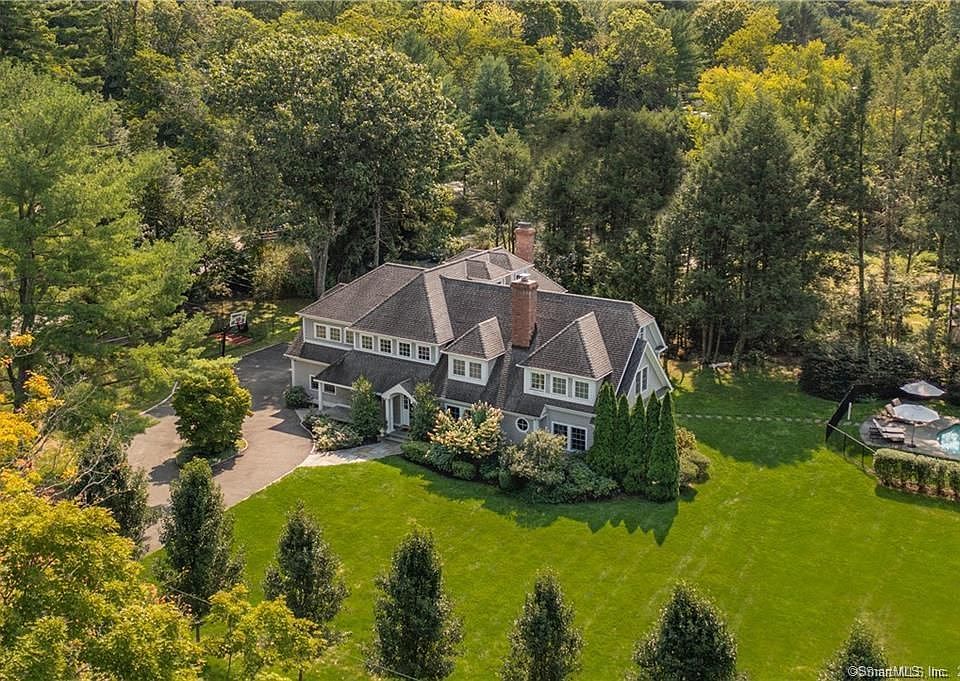 1st image of 10 Bickford Ln