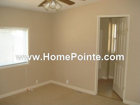 4th image of 5828 W Park Dr