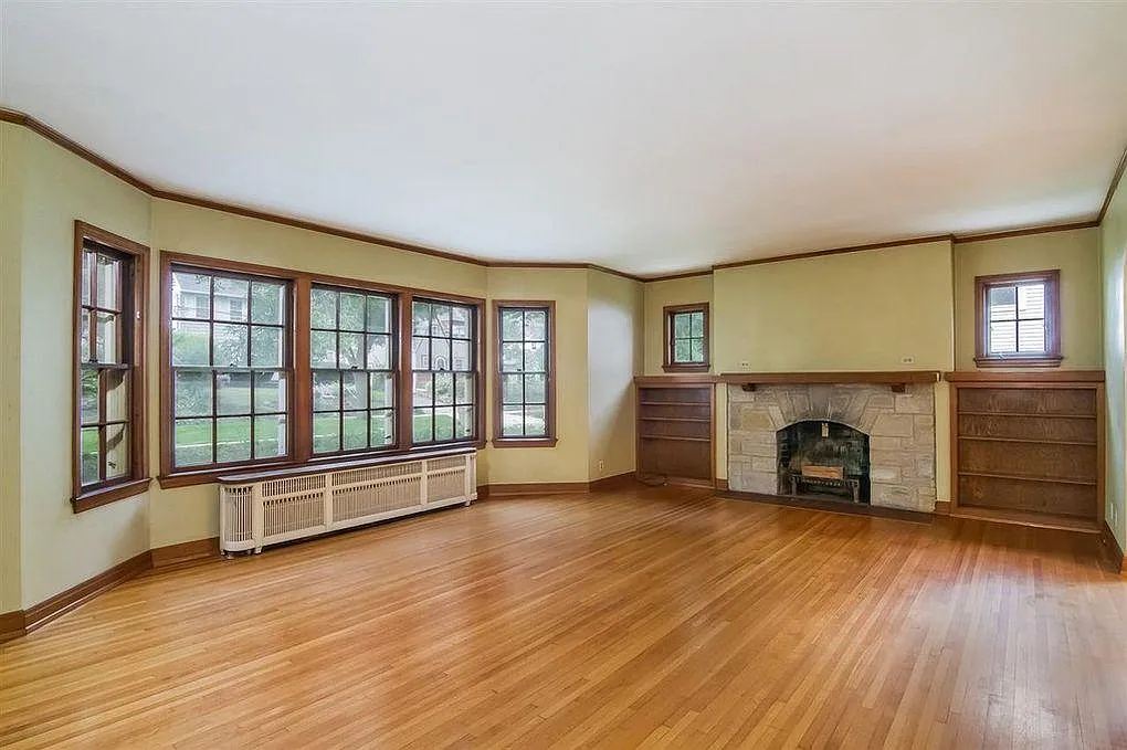 3 bed, 1733 sqft, $3,180 — Photo 3