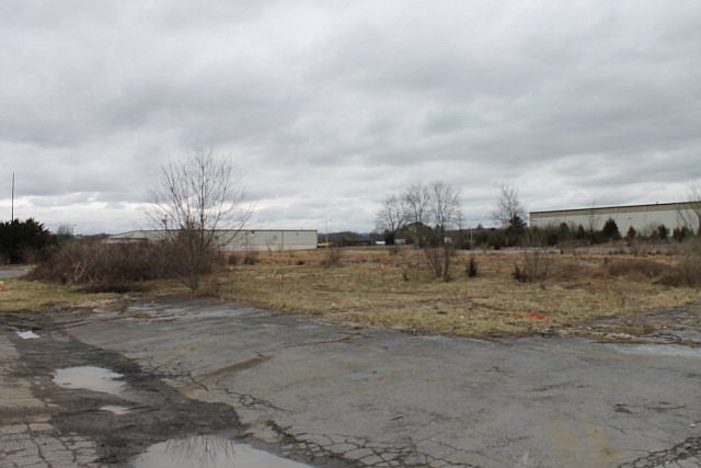 1st image of 10 Coronet Dr