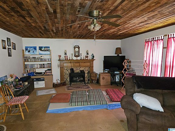 5th image of 505 Ray Ln